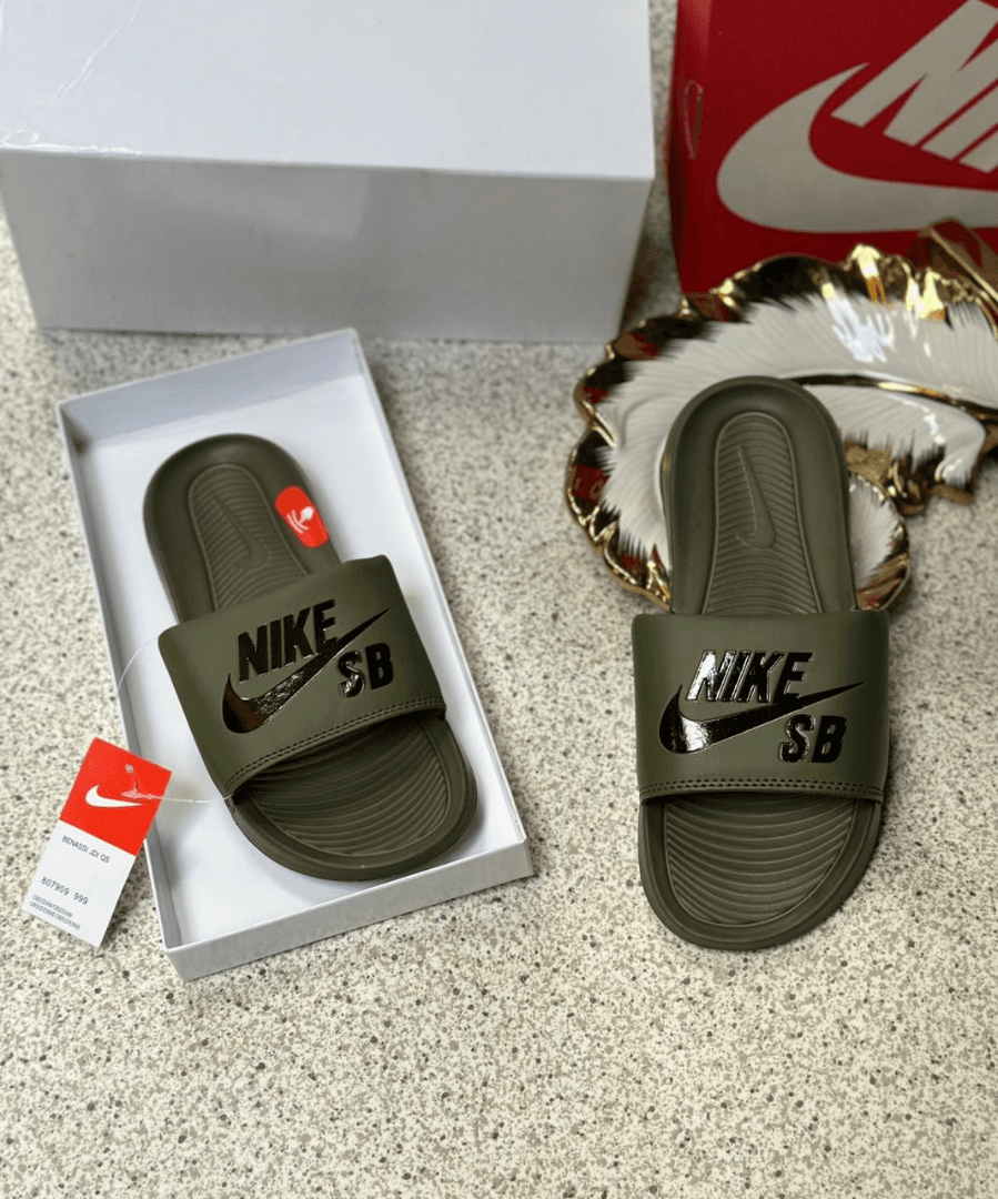 Nike Comfort & SB Slides - 4