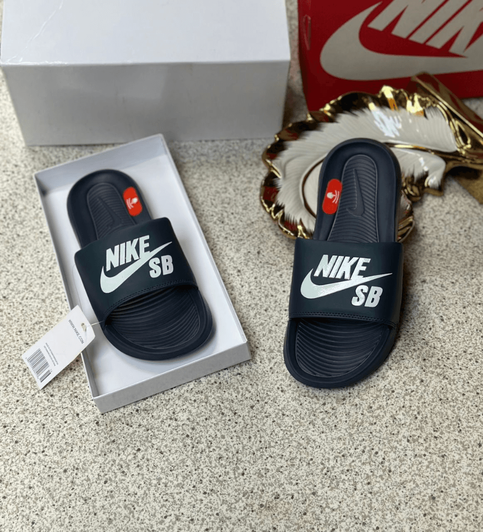 Nike Comfort & SB Slides - 5