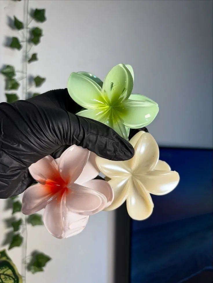 Girl essentials for slaying - 4